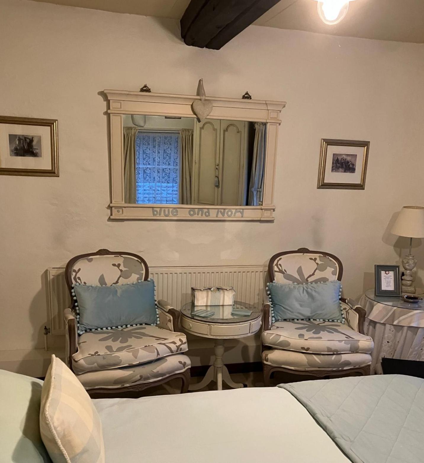 מורבה נבין Yr Hen Felin - The Old Mill B&B חדר תמונה