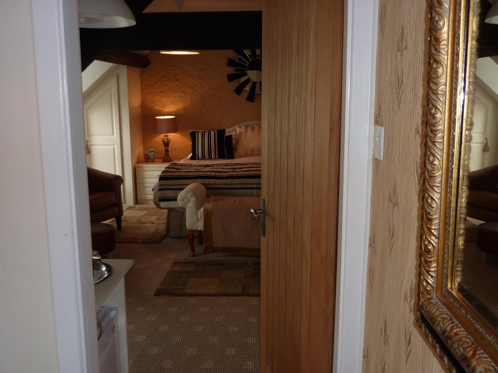 מורבה נבין Yr Hen Felin - The Old Mill B&B חדר תמונה